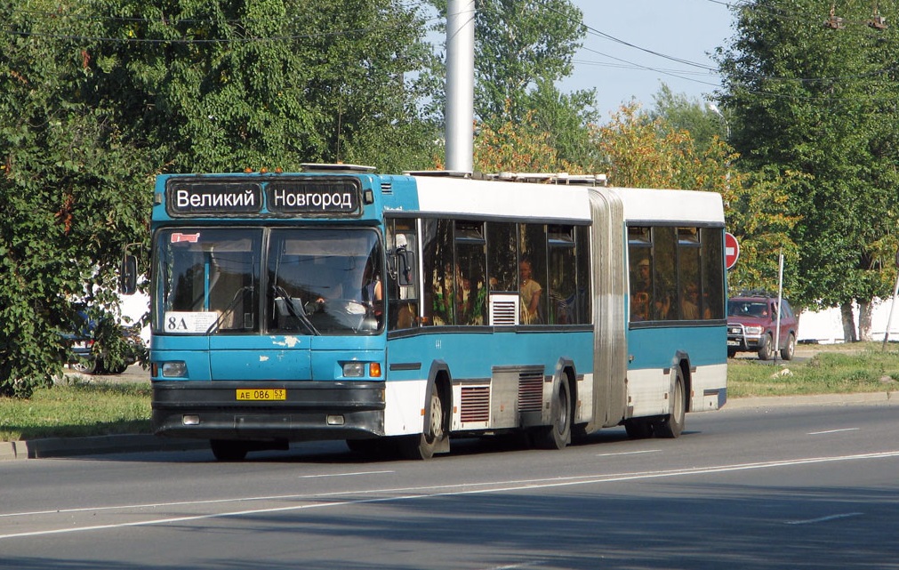 Транспорт великий новгород. Автобусы Великий Новгород. Великий Новгород трамвай. Великий Новгород общественный транспорт. Транспорт в Великом Новгороде.